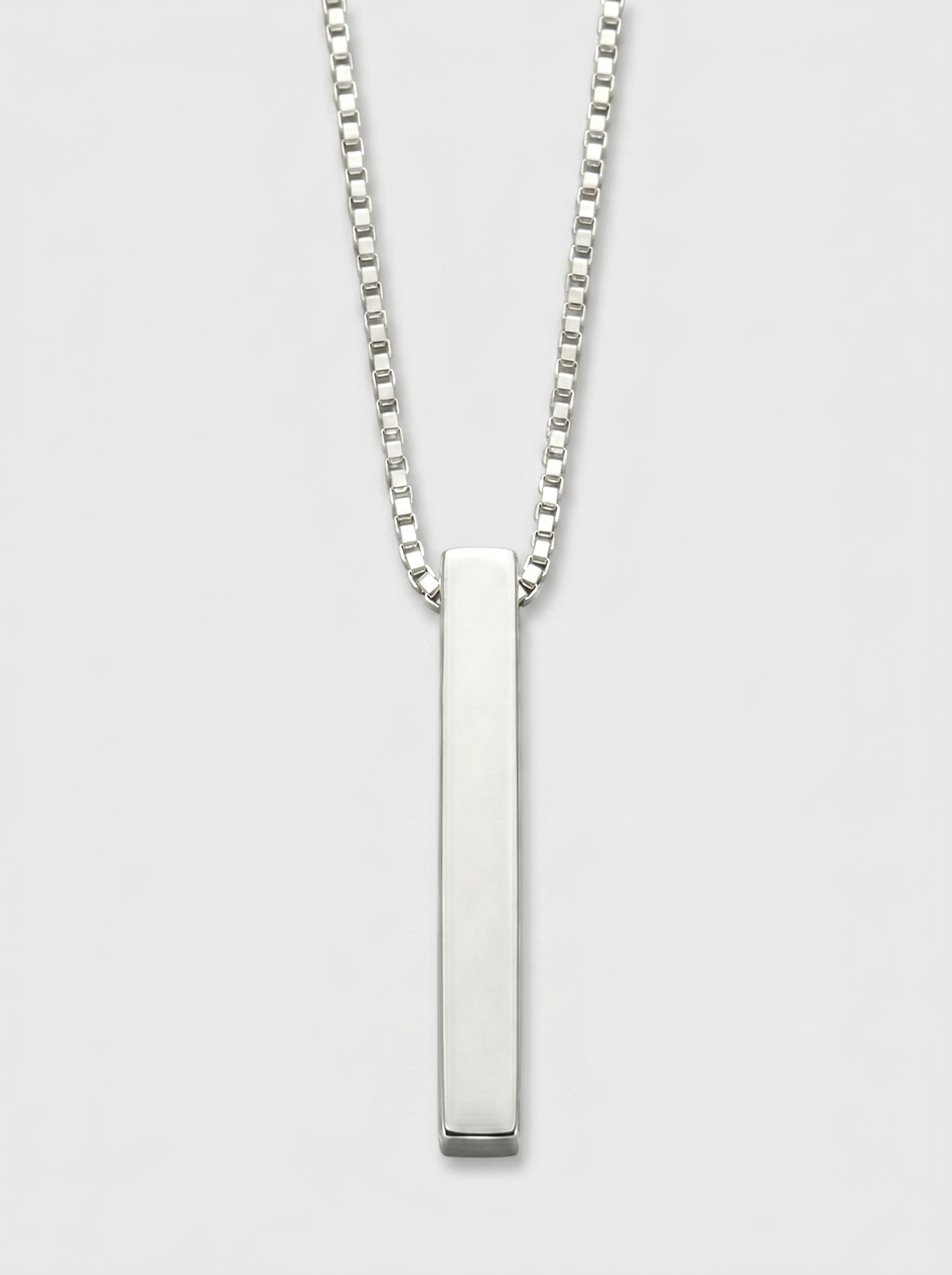 Minimal Pendant & Box Chain