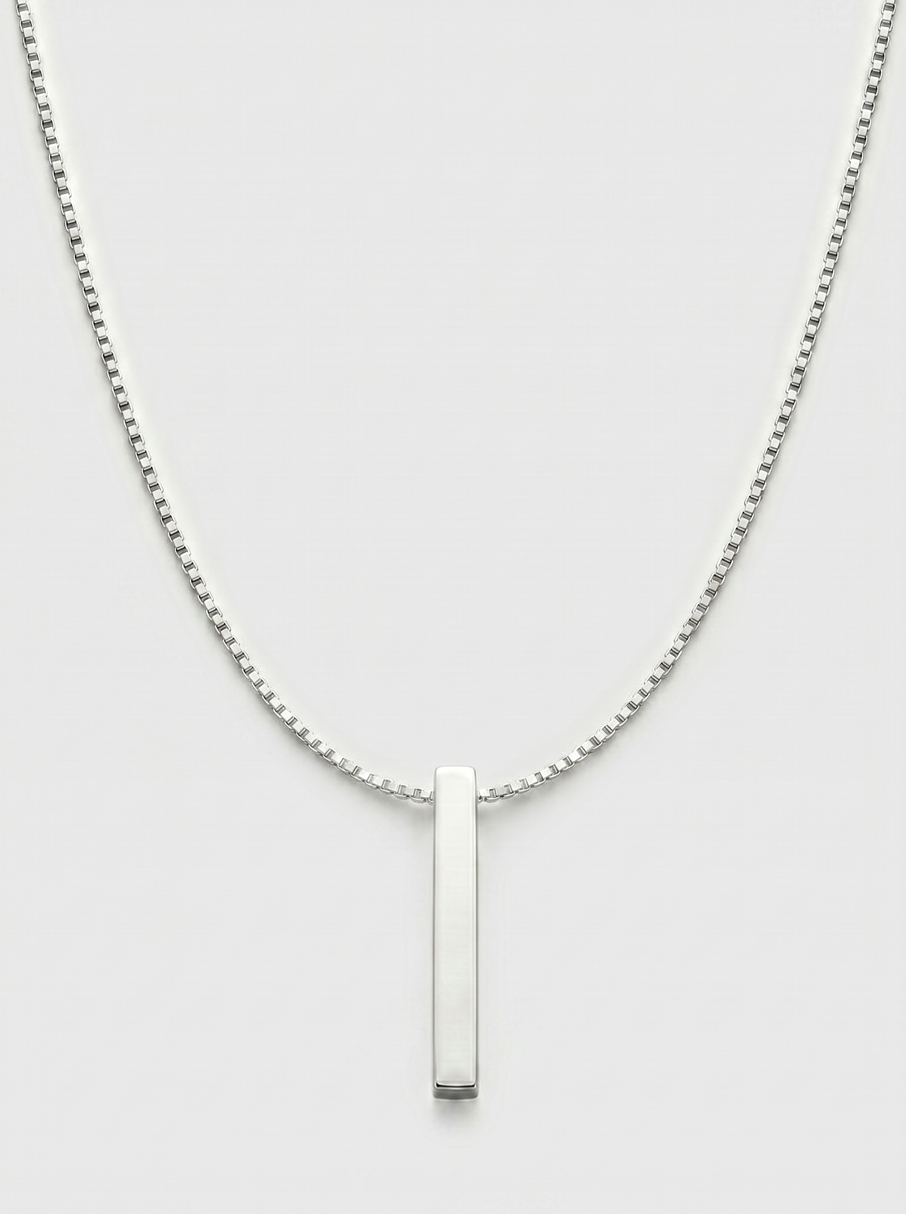 Minimal Pendant & Box Chain